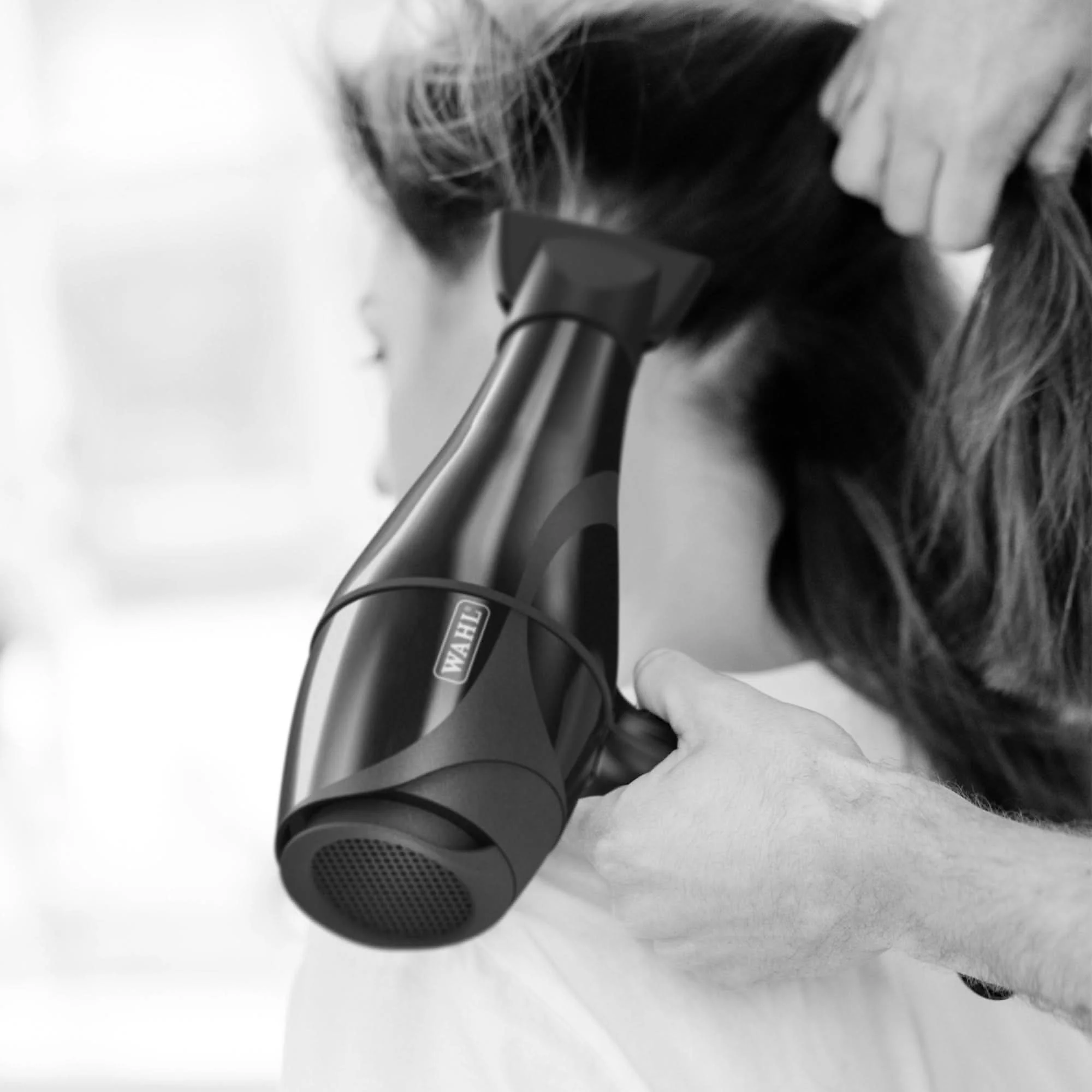 WAHL Pro Keratin Hairdryer - Image 3